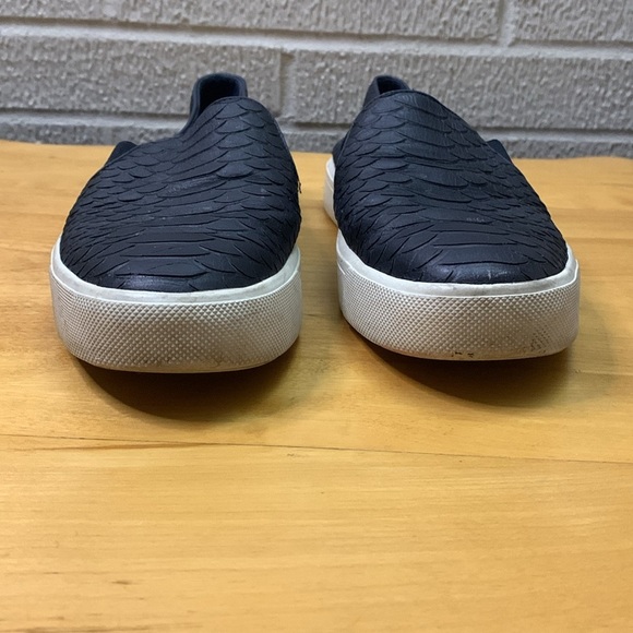 Vince Blair Navy Python Sneakers Women's 7/37.5 Slip On Round Toe Platform GUC - Picture 2 of 11
